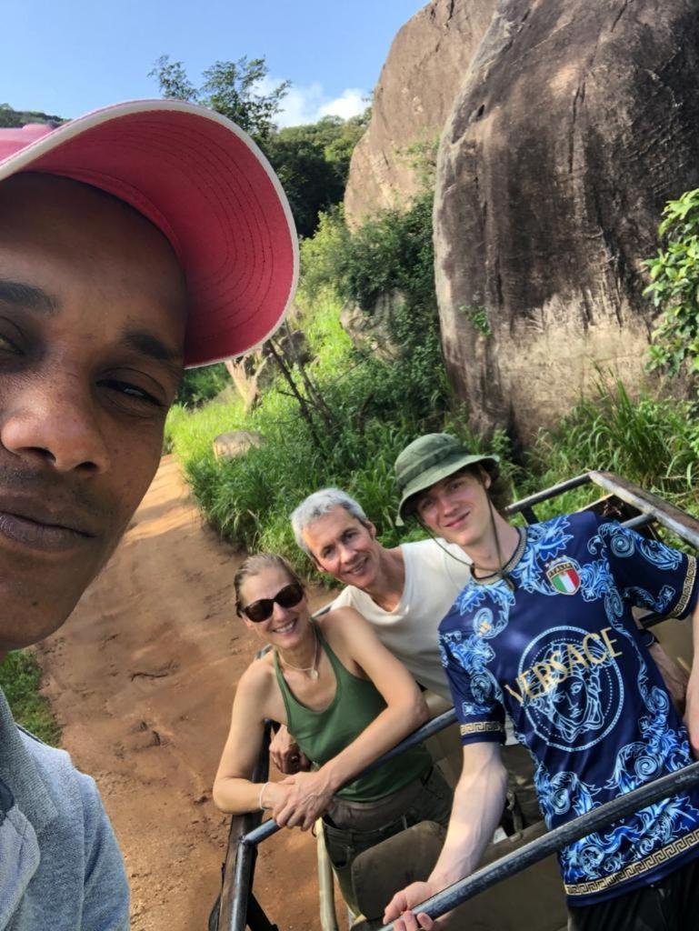 Elephant Safari Lodge Sigiriya Junction ハバラナ エクステリア 写真