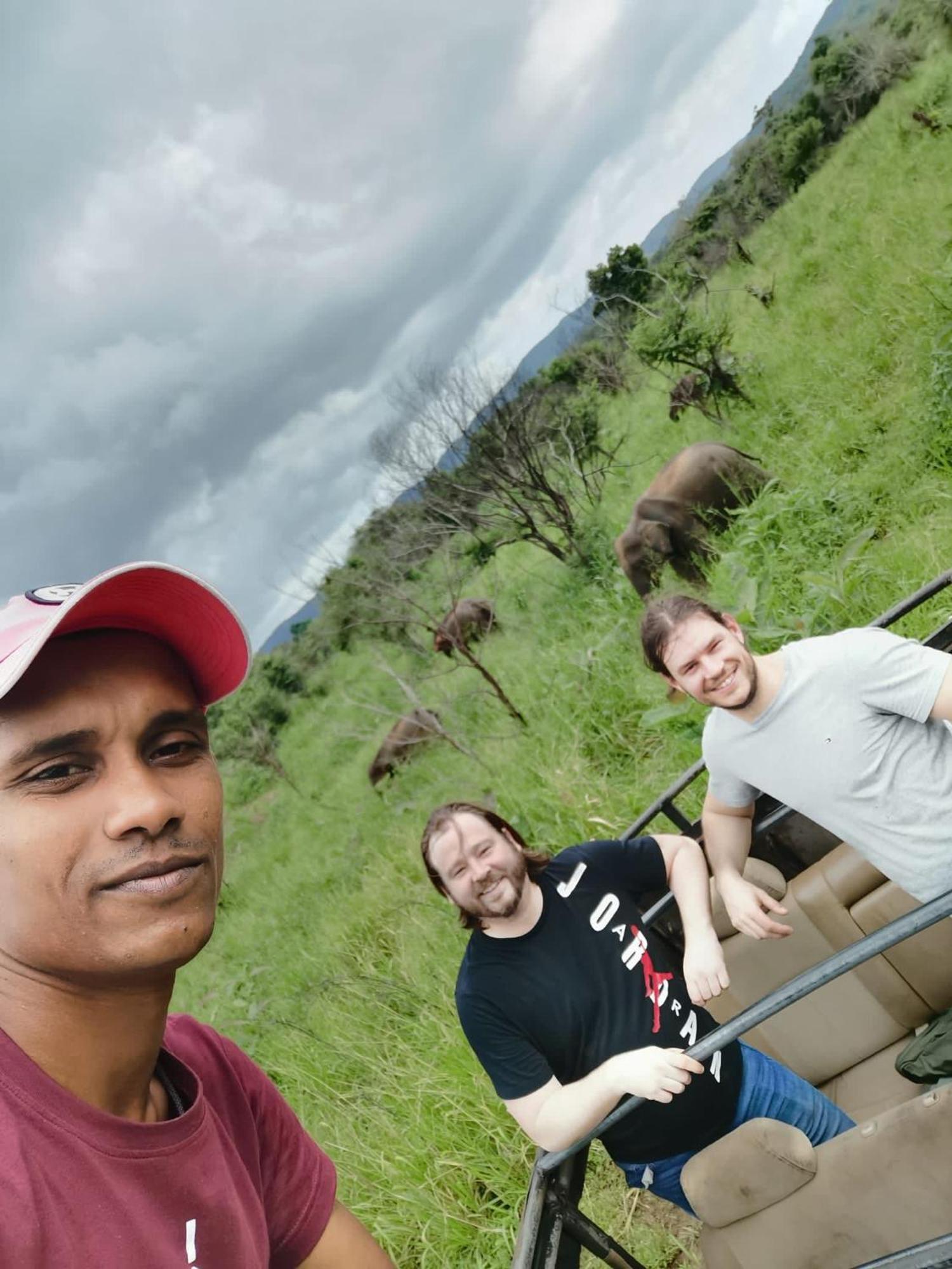 Elephant Safari Lodge Sigiriya Junction ハバラナ エクステリア 写真