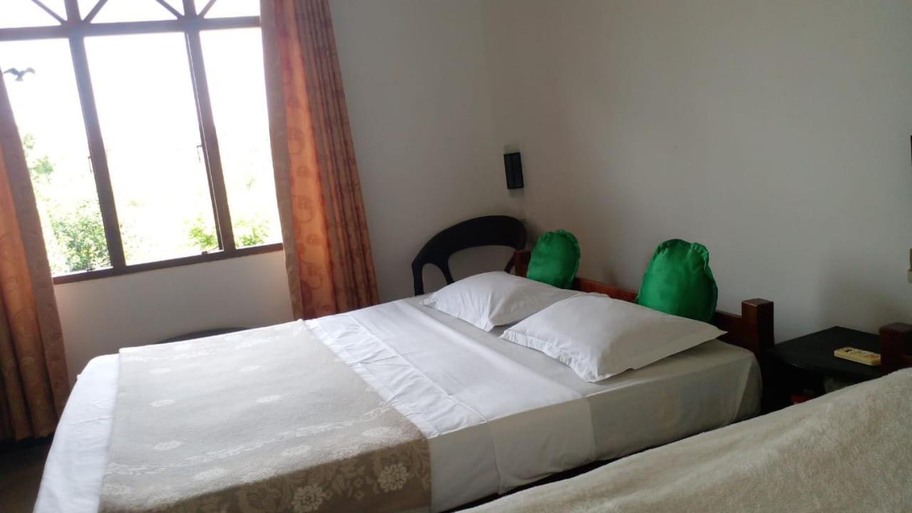 Elephant Safari Lodge Sigiriya Junction ハバラナ エクステリア 写真