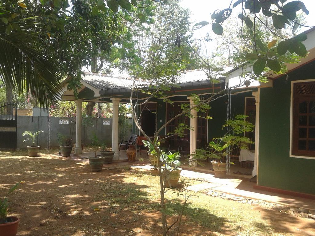 Elephant Safari Lodge Sigiriya Junction ハバラナ エクステリア 写真